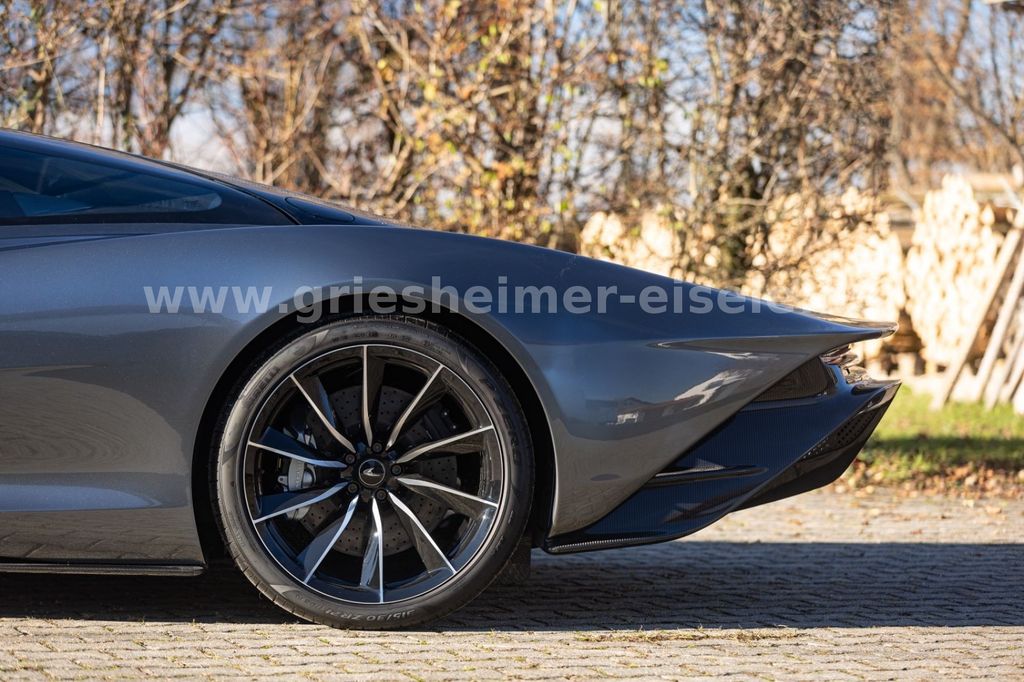 McLaren Speedtail 2021