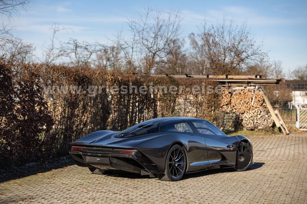 McLaren Speedtail 2021