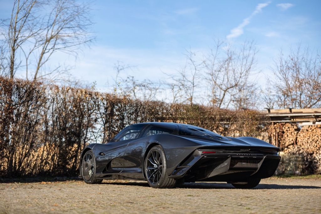 McLaren Speedtail 2021