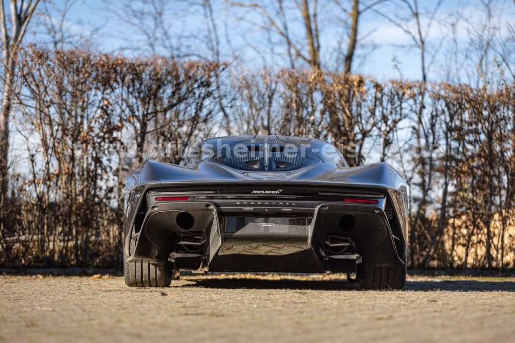 McLaren Speedtail 2021