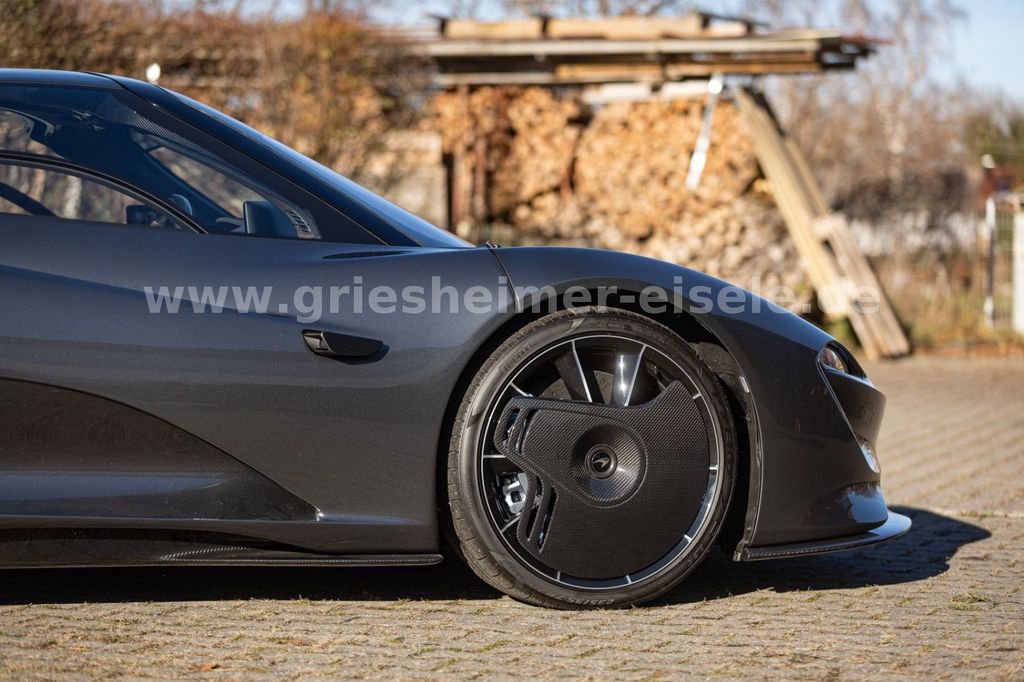 McLaren Speedtail 2021