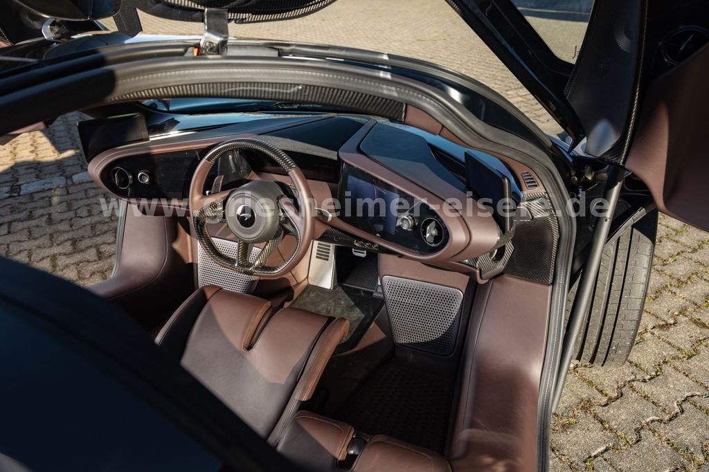 McLaren Speedtail 2021