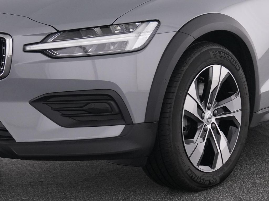 Volvo V60 Cross Country 2023