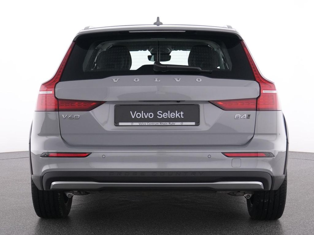 Volvo V60 Cross Country 2023