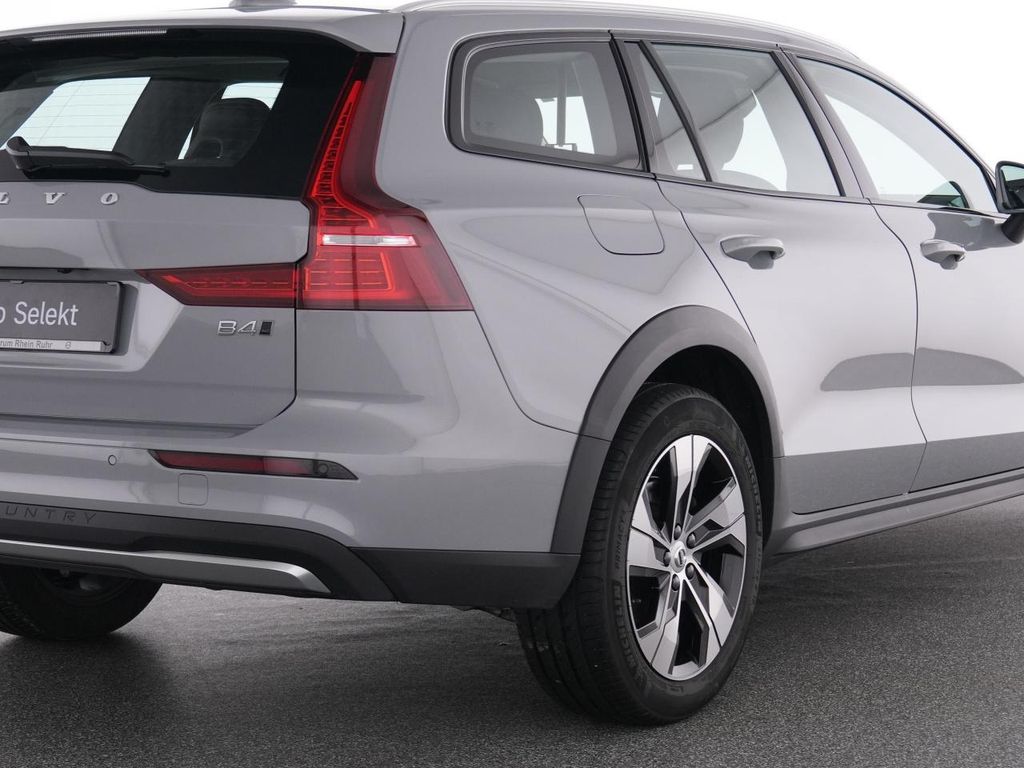 Volvo V60 Cross Country 2023