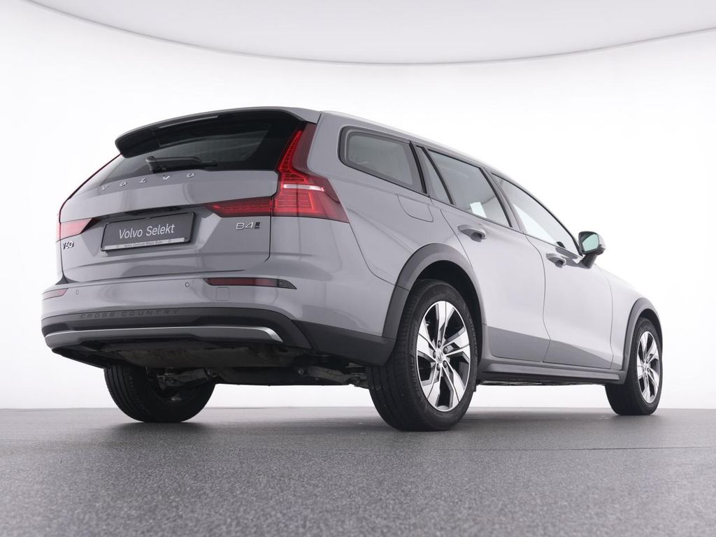 Volvo V60 Cross Country 2023
