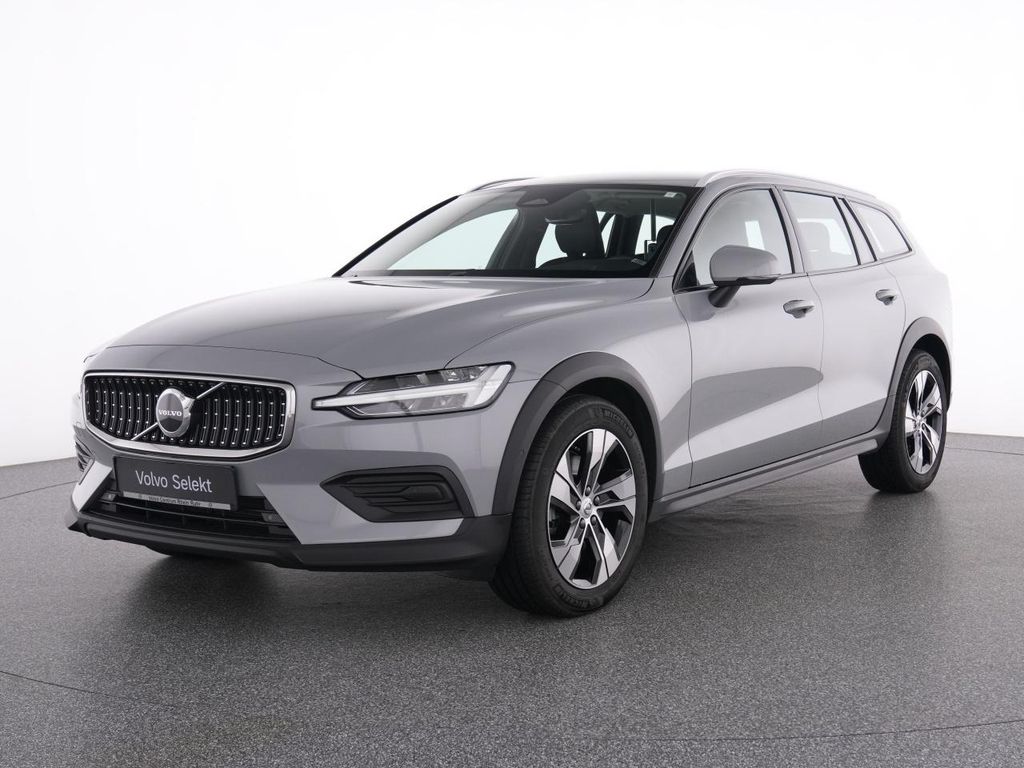 Volvo V60 Cross Country 2023
