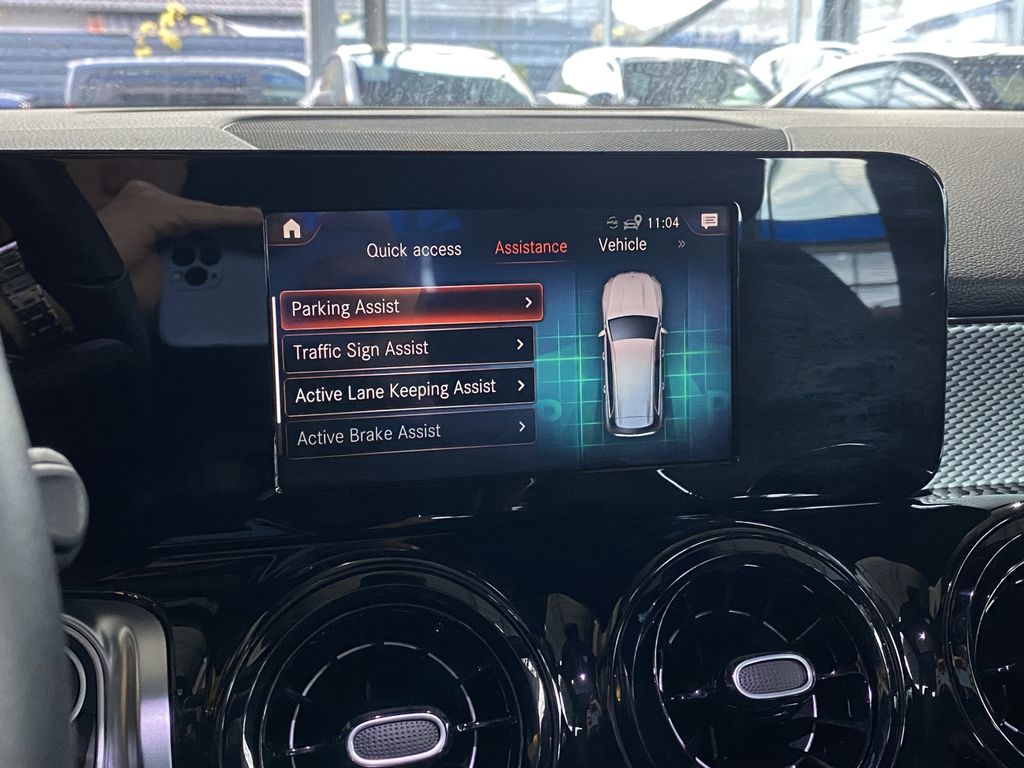 Mercedes-Benz GLB 180 2024