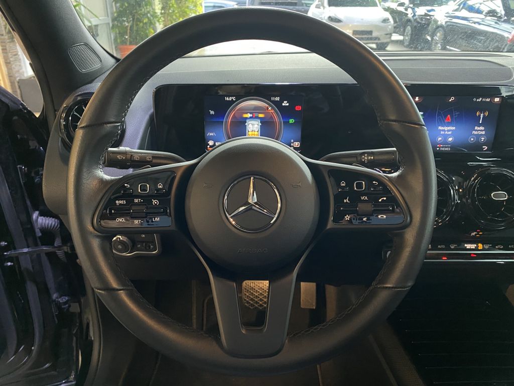 Mercedes-Benz GLB 180 2024