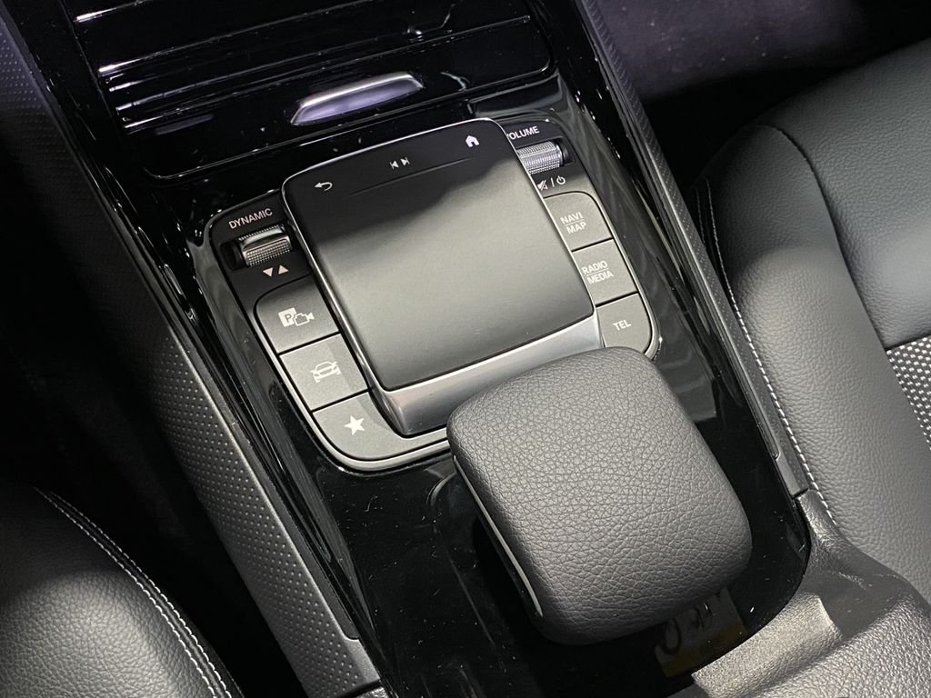 Mercedes-Benz GLB 180 2024