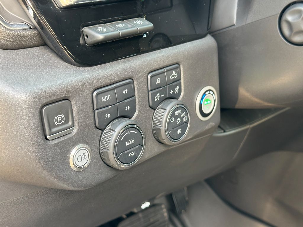 Chevrolet Silverado 2025