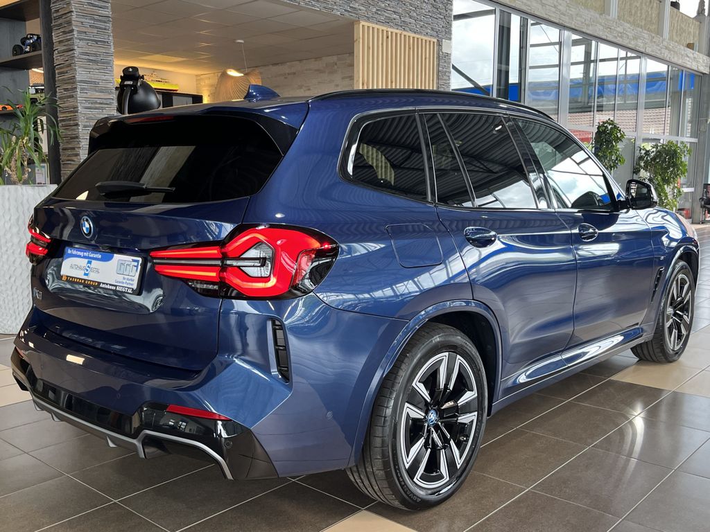 BMW iX3 2023