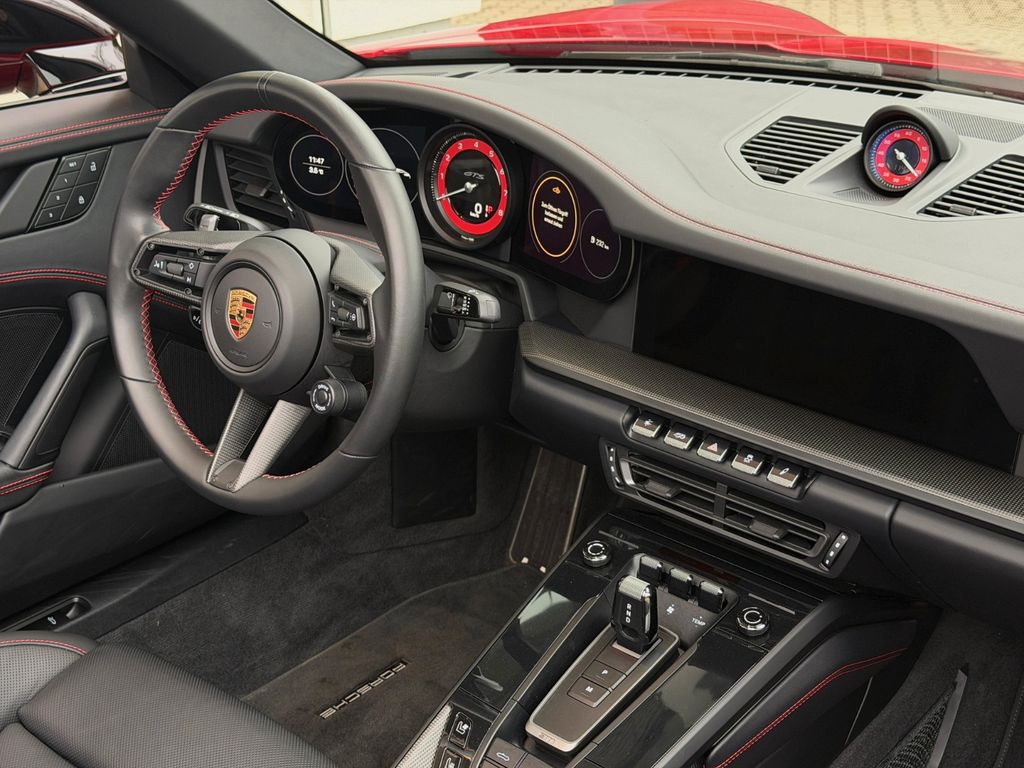 Porsche 992 2024