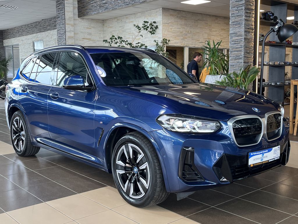 BMW iX3 2023