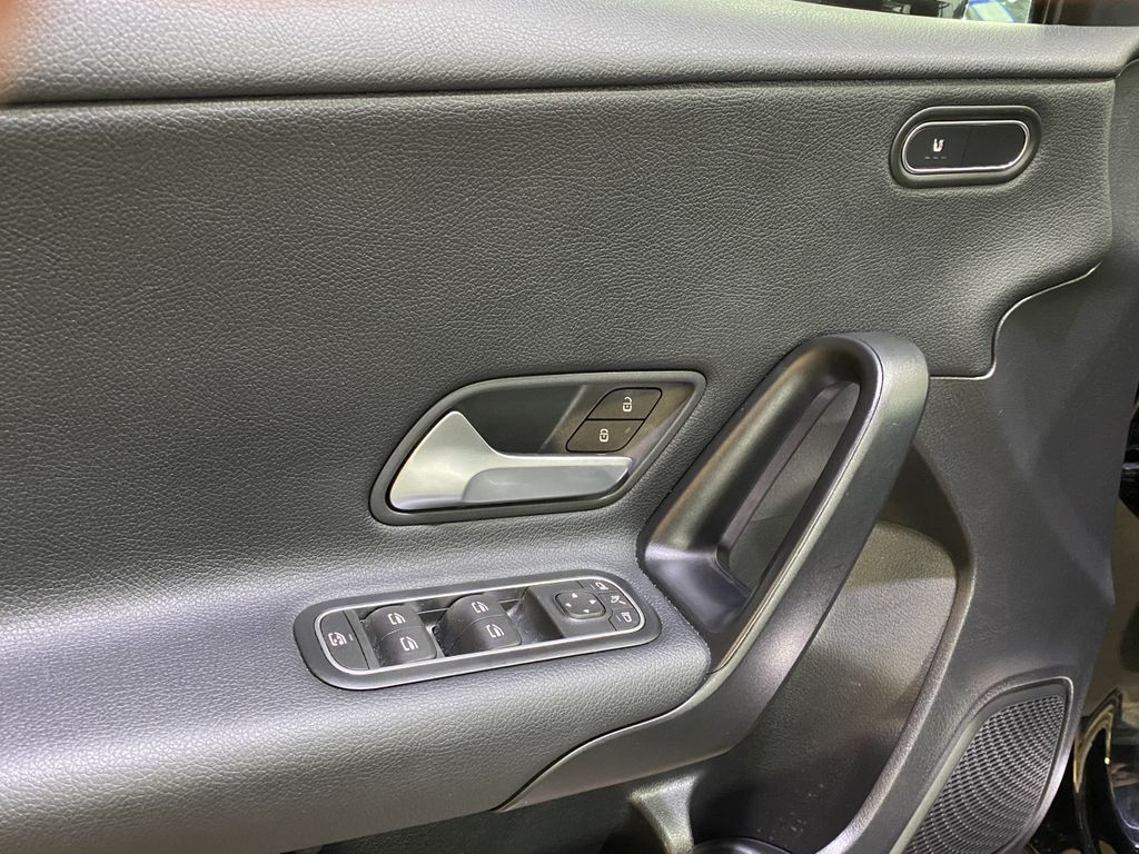 Mercedes-Benz A 200 2021