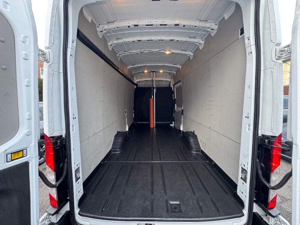 Ford Transit 2024