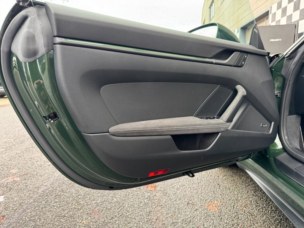 Porsche 992 2025