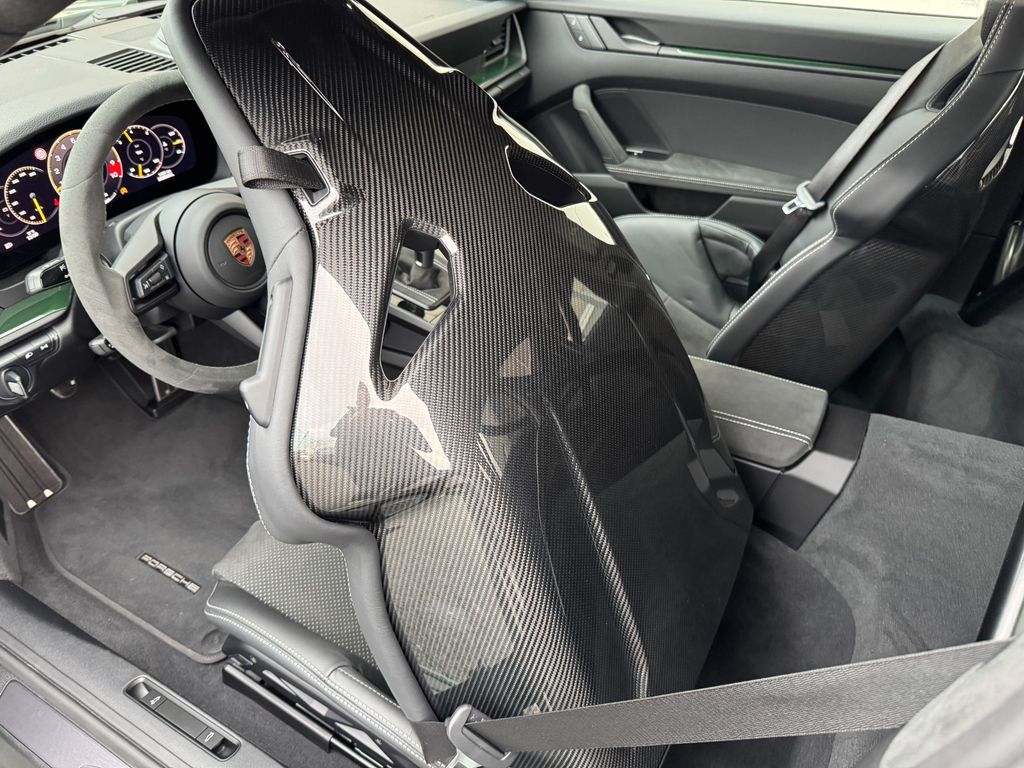 Porsche 992 2025