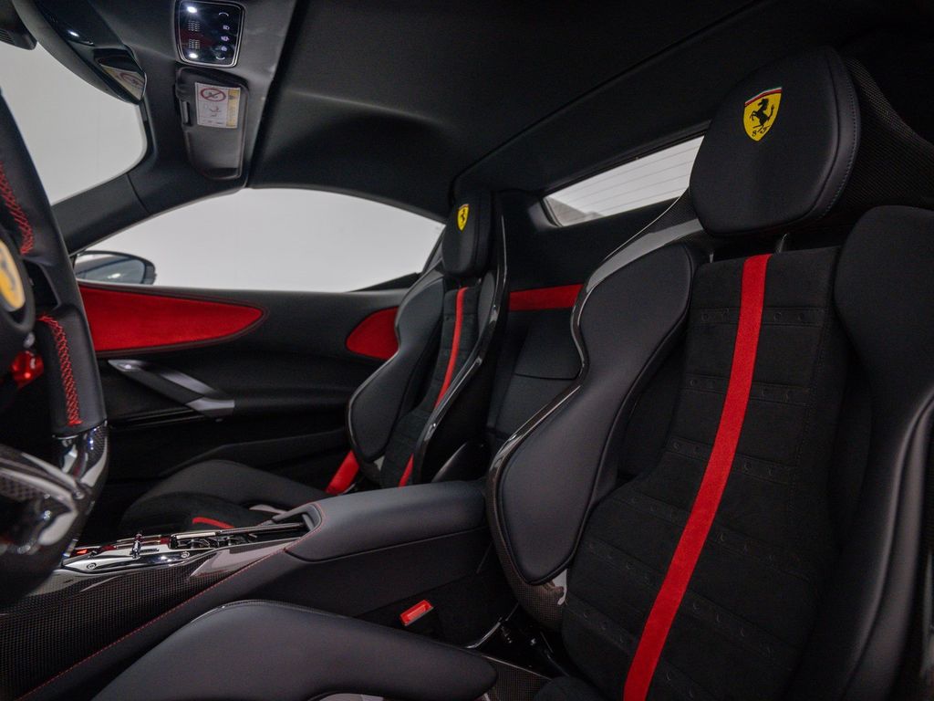 Ferrari SF90 2025
