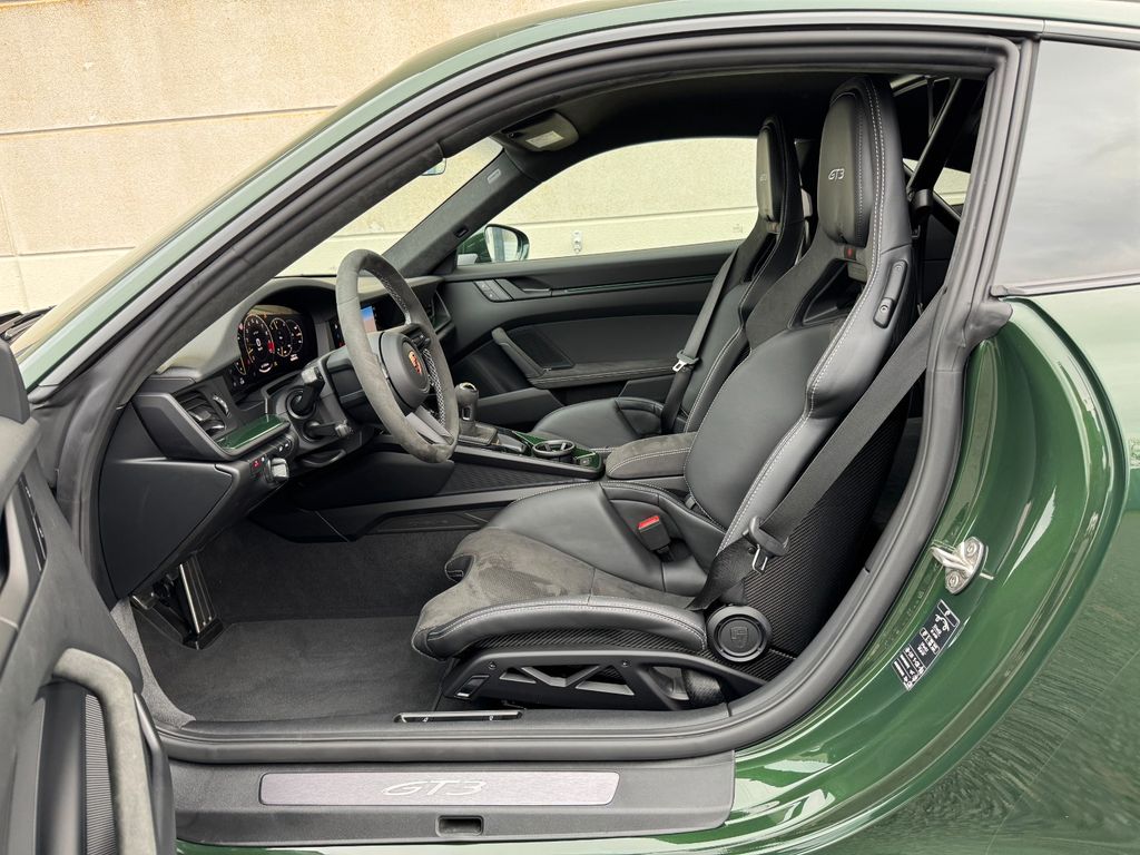 Porsche 992 2025