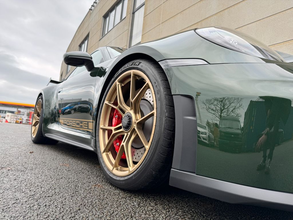 Porsche 992 2025