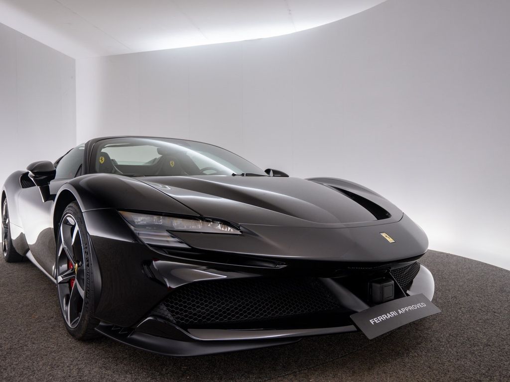 Ferrari SF90 2025