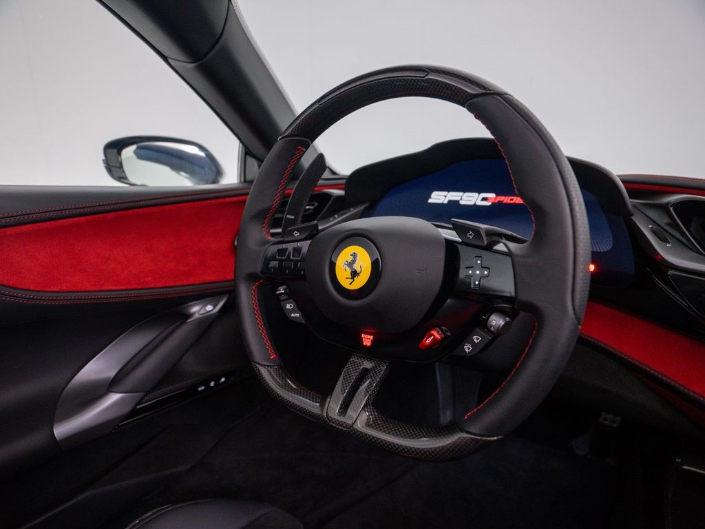 Ferrari SF90 2025
