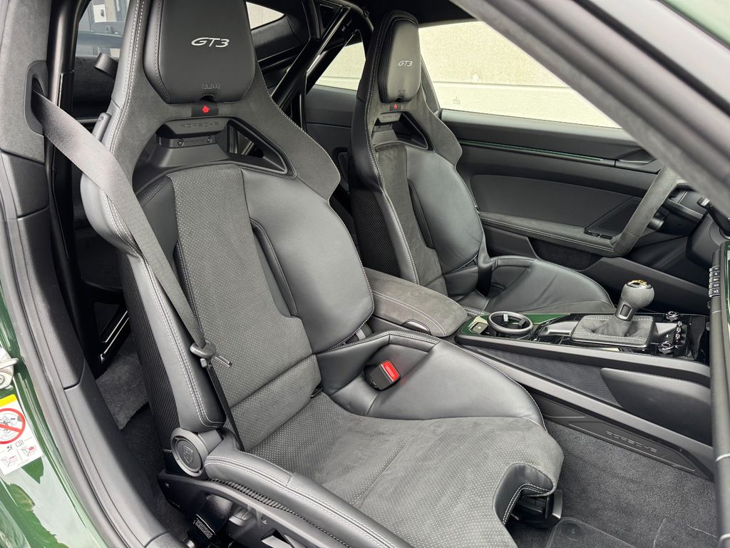 Porsche 992 2025