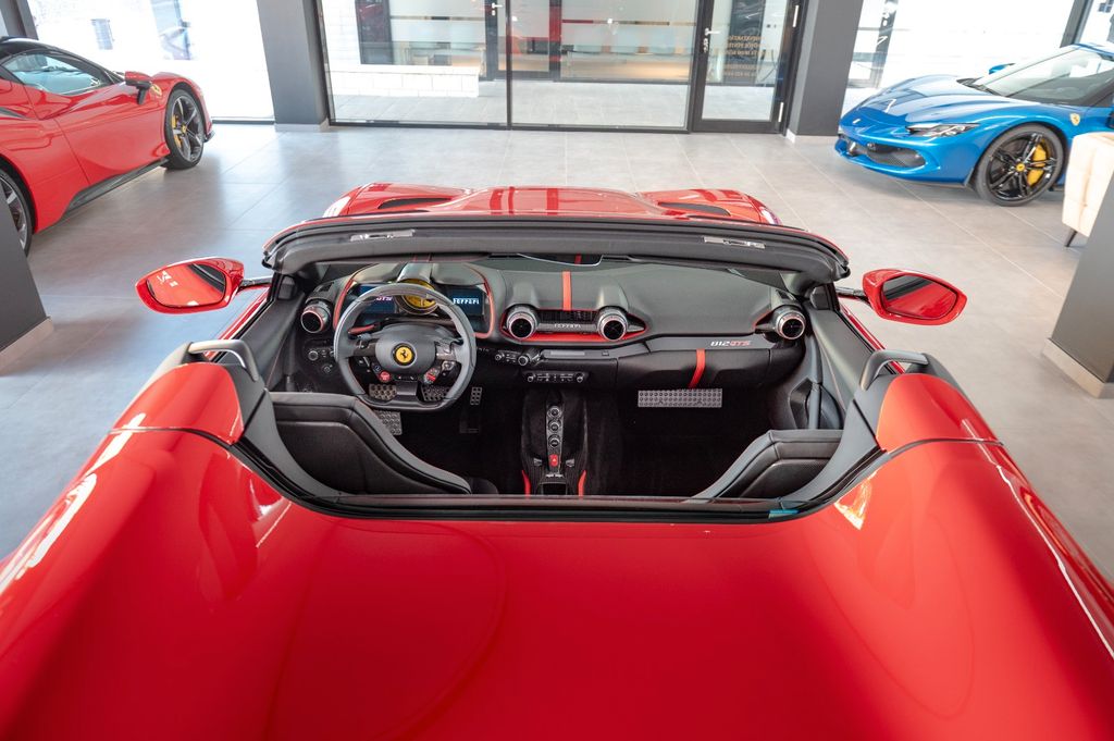Ferrari 812 2022
