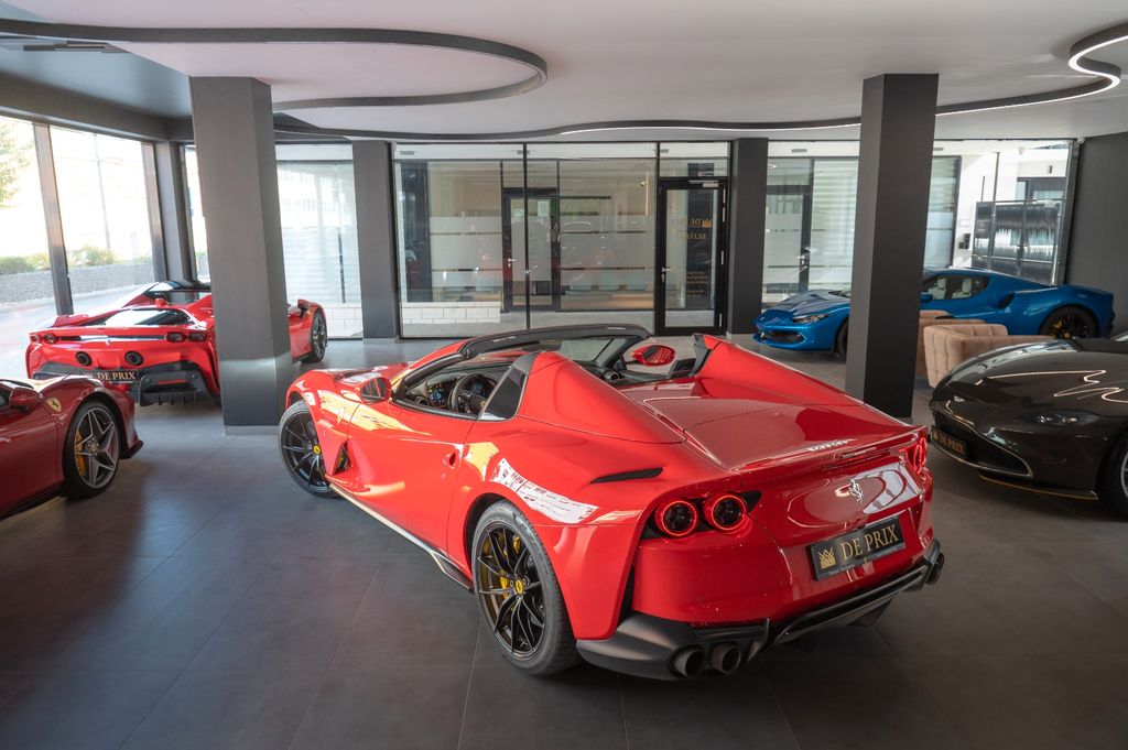 Ferrari 812 2022