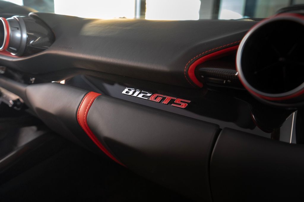 Ferrari 812 2022