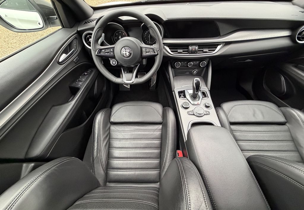 Alfa Romeo Stelvio 2021