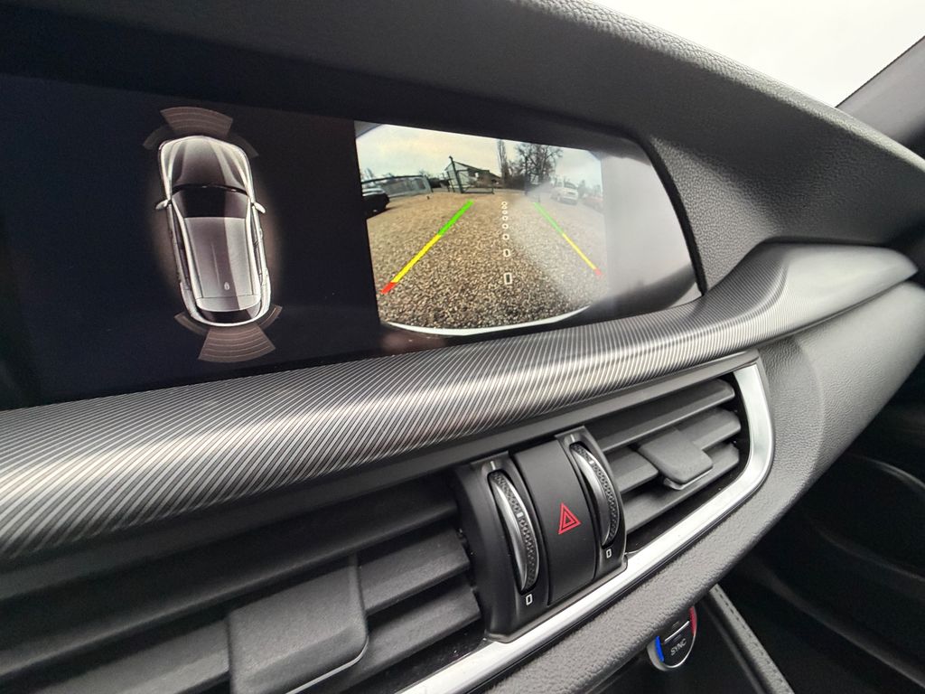 Alfa Romeo Stelvio 2021