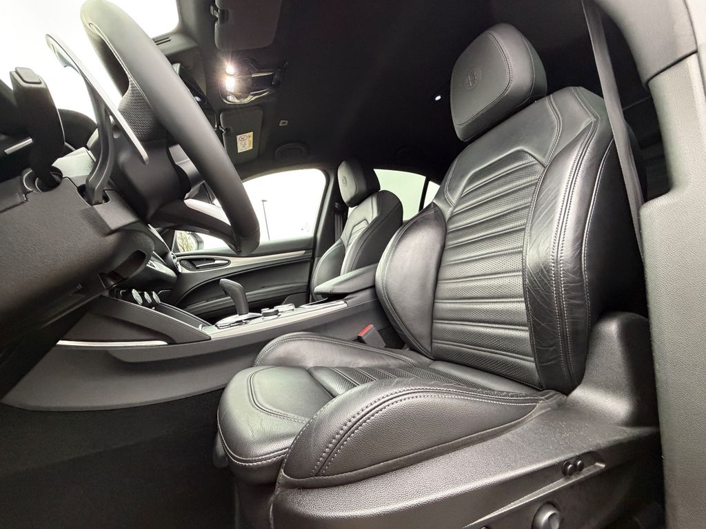 Alfa Romeo Stelvio 2021