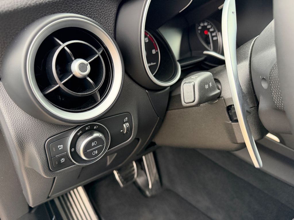 Alfa Romeo Stelvio 2021