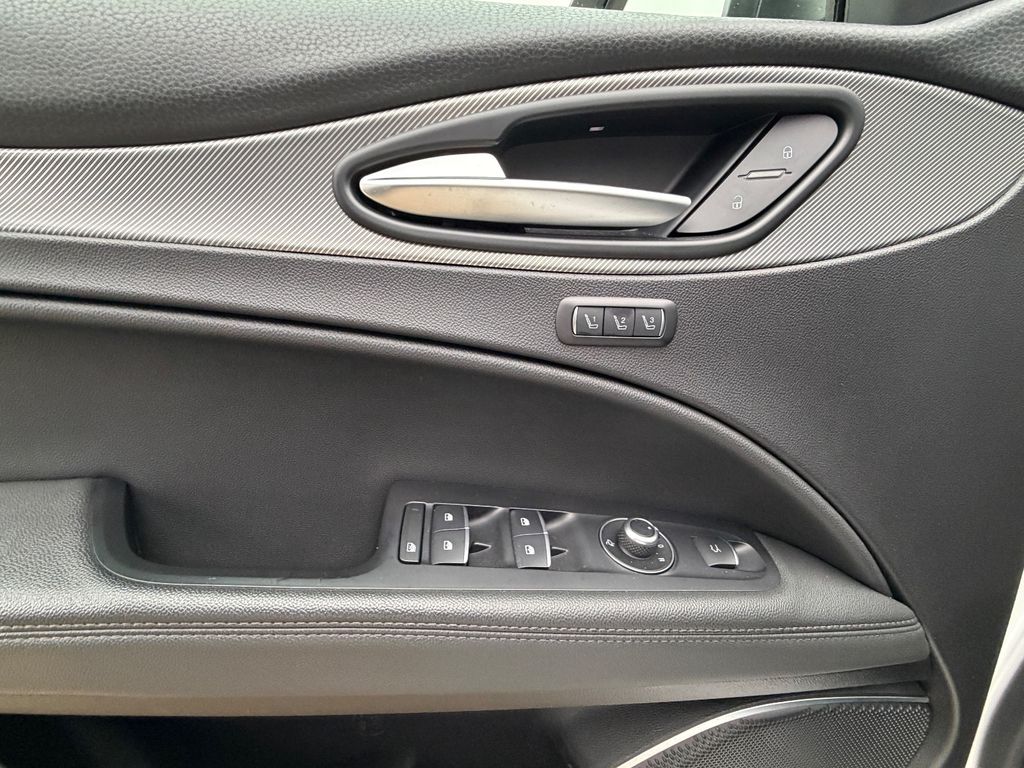 Alfa Romeo Stelvio 2021