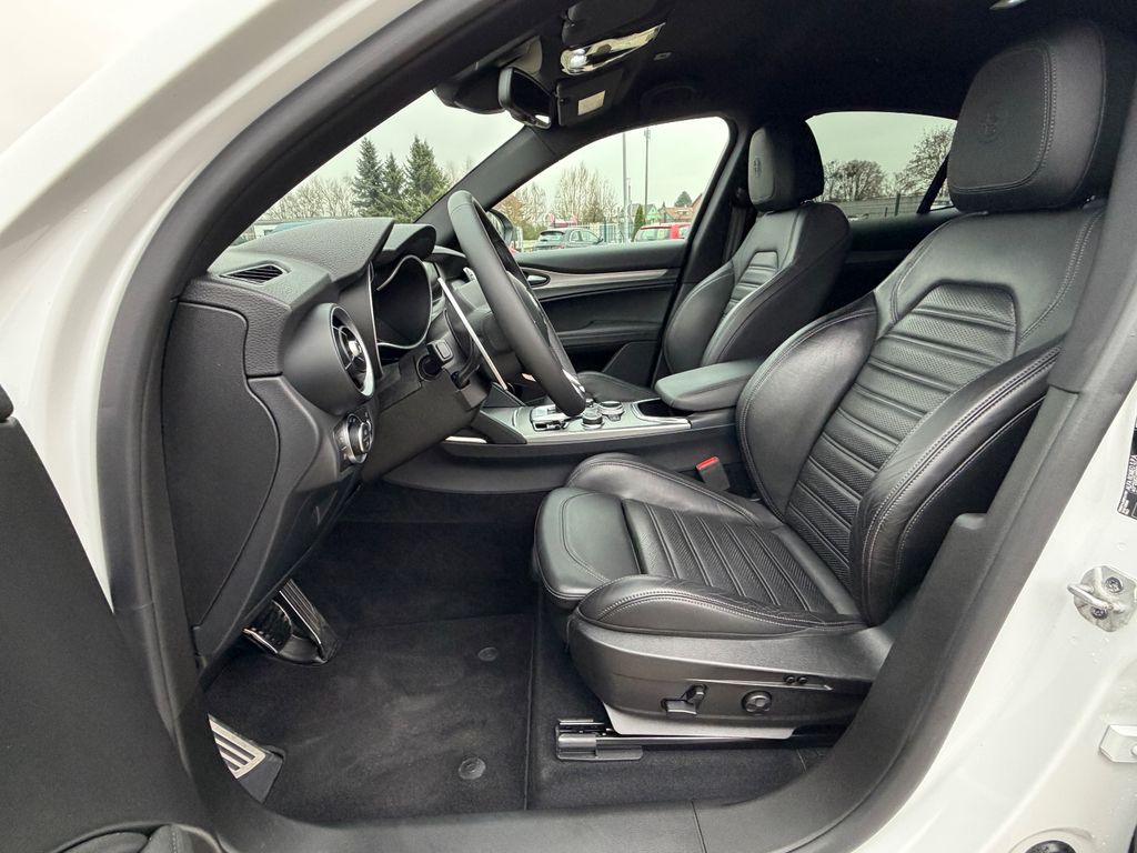 Alfa Romeo Stelvio 2021