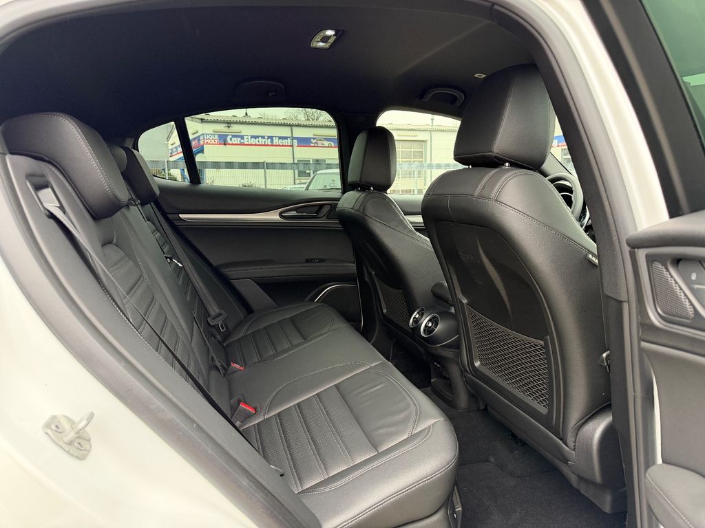 Alfa Romeo Stelvio 2021