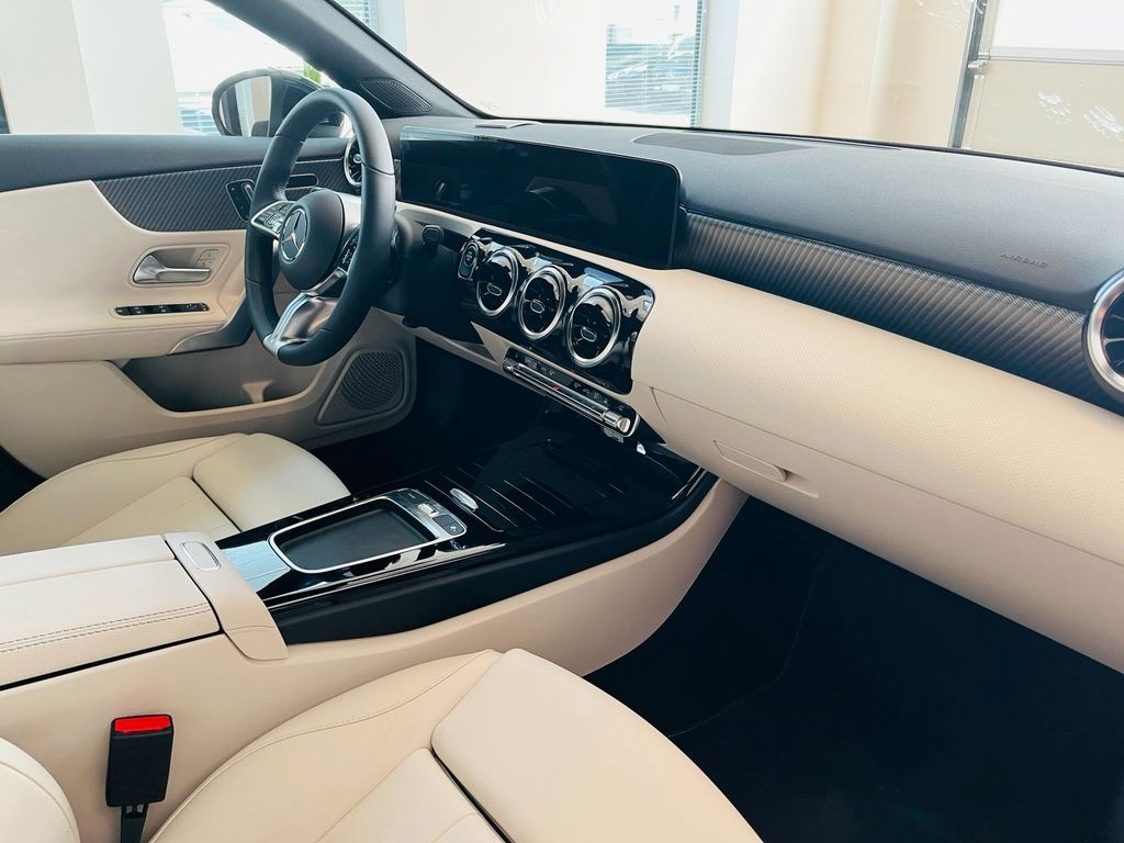 Mercedes-Benz A 250 2023