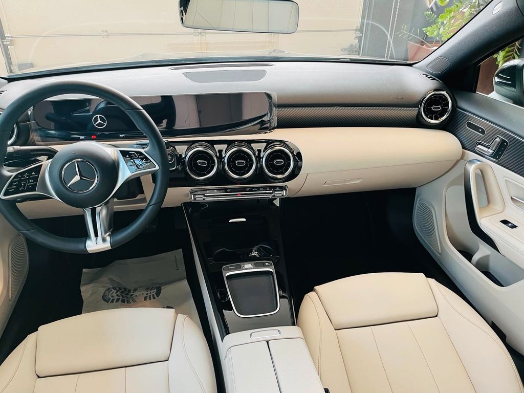 Mercedes-Benz A 250 2023