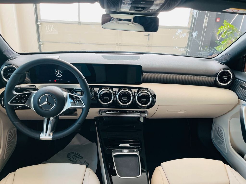 Mercedes-Benz A 250 2023
