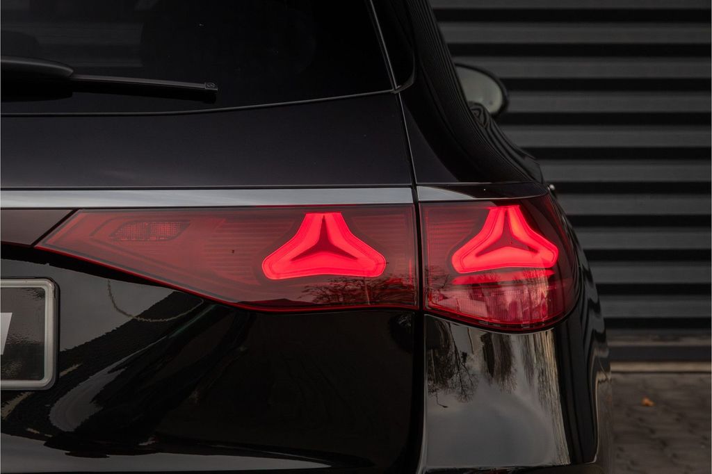 Mercedes-Benz E 220 2025