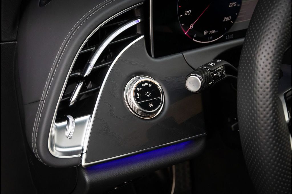 Mercedes-Benz E 220 2025