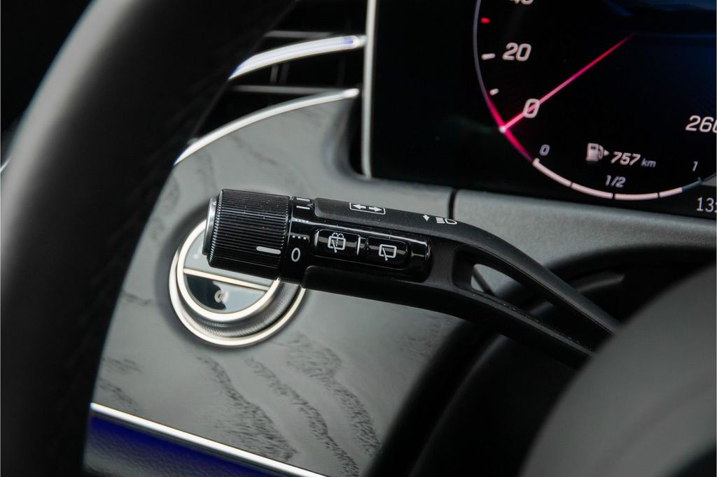 Mercedes-Benz E 220 2025