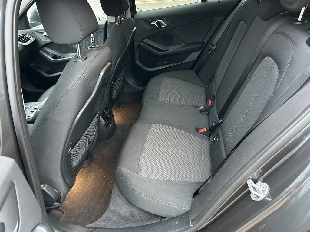BMW 118 2021