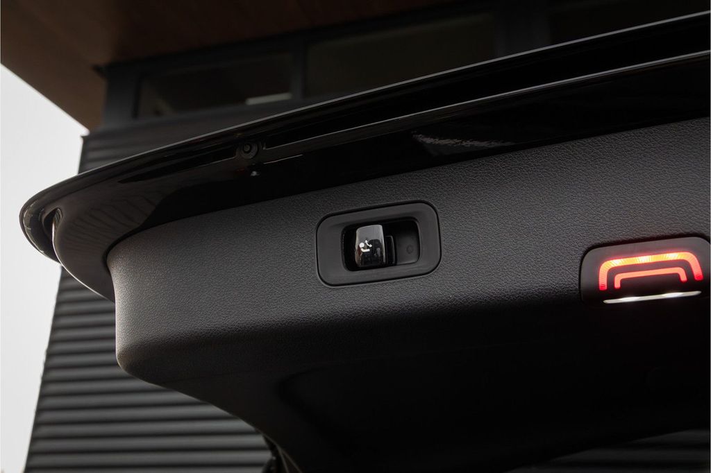 Mercedes-Benz E 220 2025