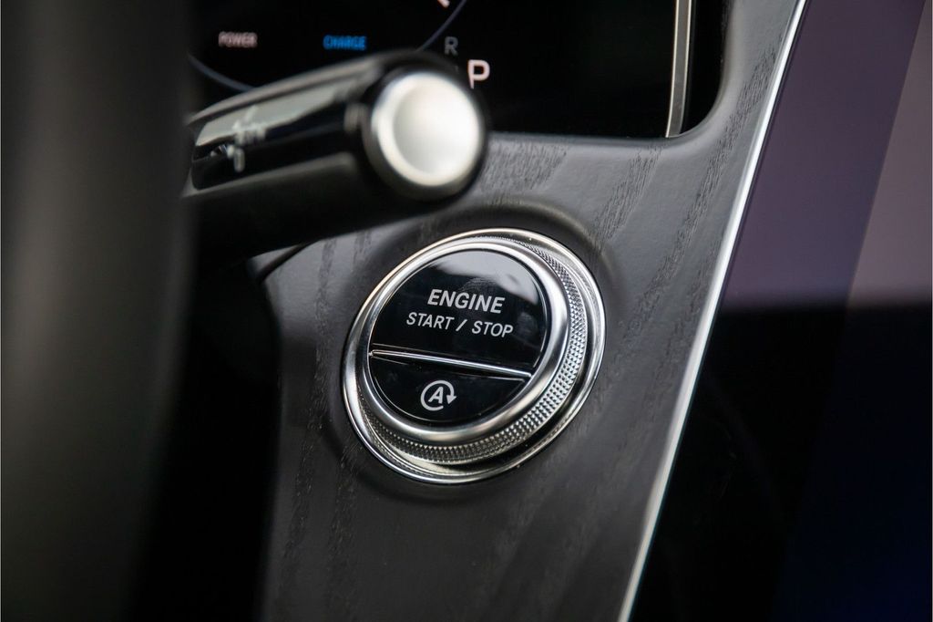 Mercedes-Benz E 220 2025