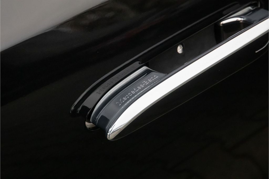 Mercedes-Benz E 220 2025