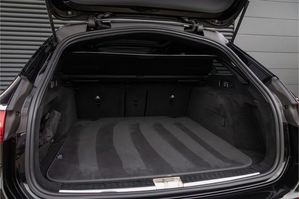 Mercedes-Benz E 220 2025