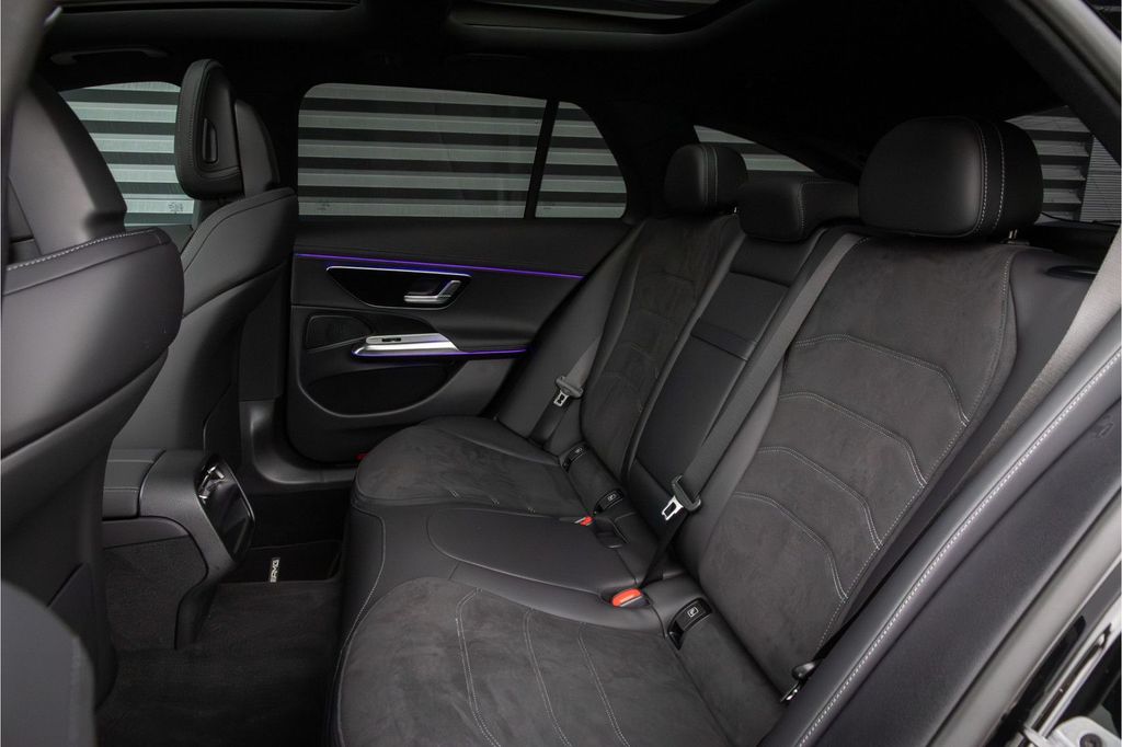 Mercedes-Benz E 220 2025